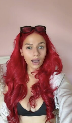 Badmómzjay nude photo 17