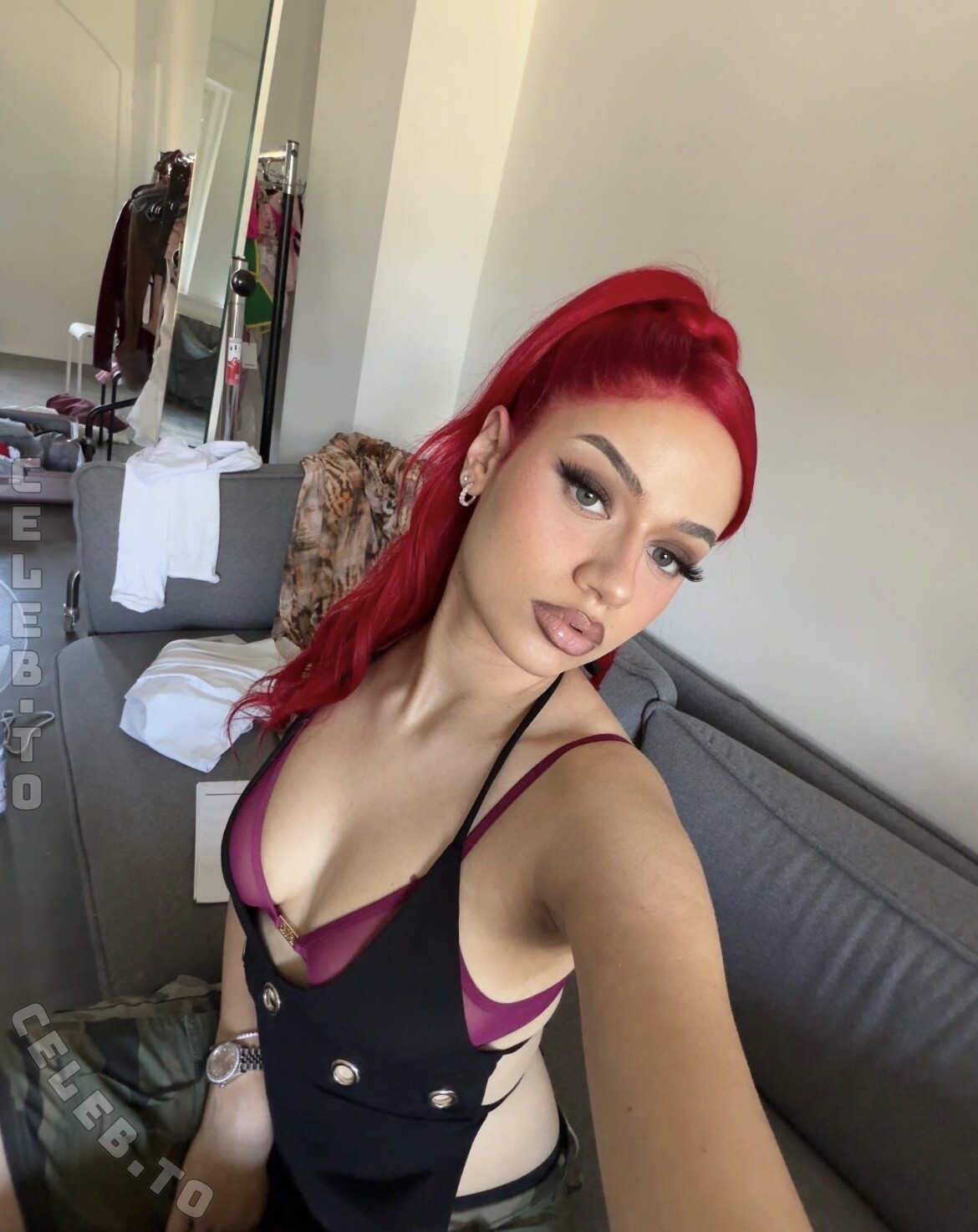 Badmómzjay nude photo 1
