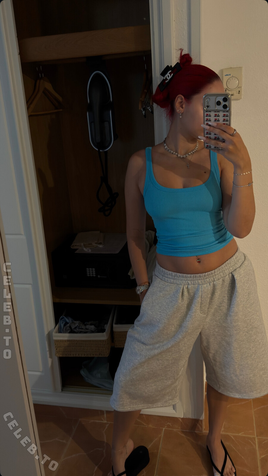Badmómzjay nude photo 1
