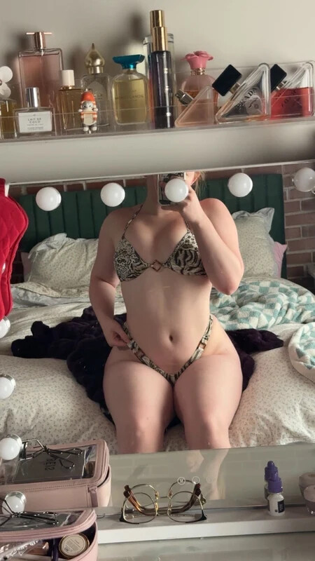 Bailey Hurley nude photo 2