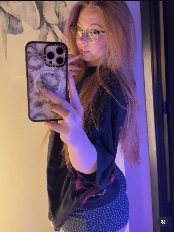 Bailey Hurley nude photo 2
