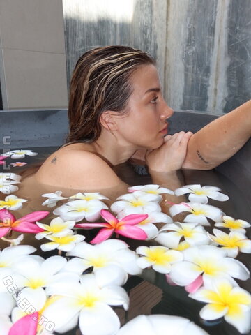 Ballerlina nude photo 7
