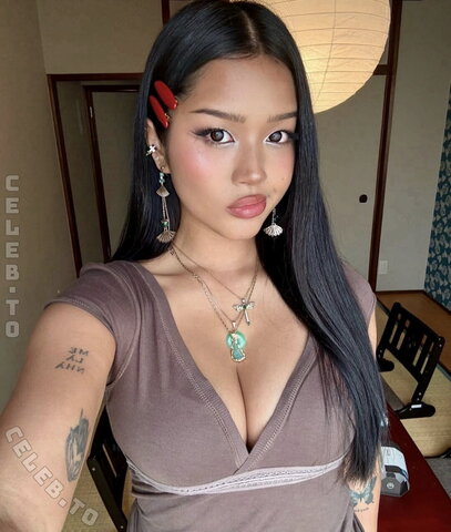 Baochii Nguyen nude photo 2