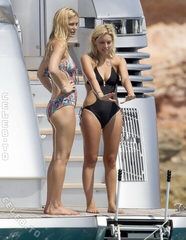 Bar Refaeli nude photo 57