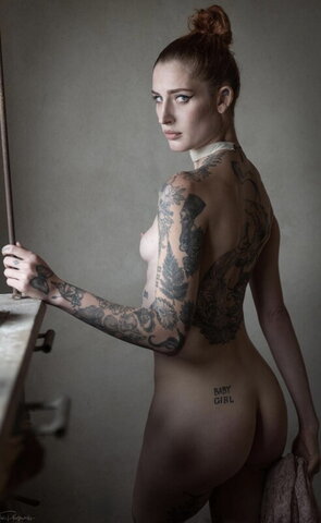 Barbora Aria nude photo 8