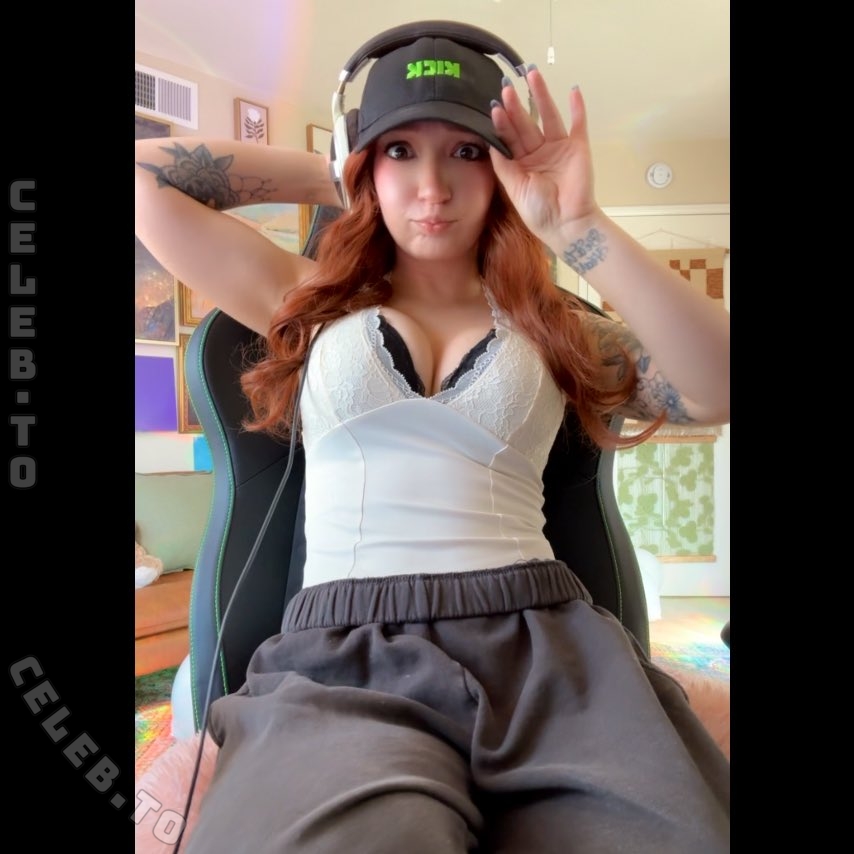 BBjess nude photo 1