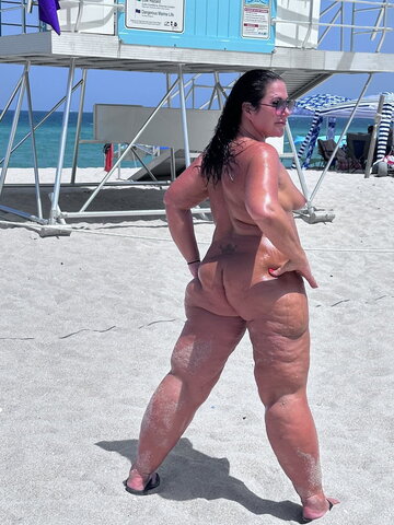 BBW and BBCs nude photo 4
