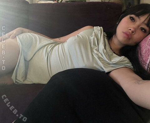 Beabadoobee nude photo 26