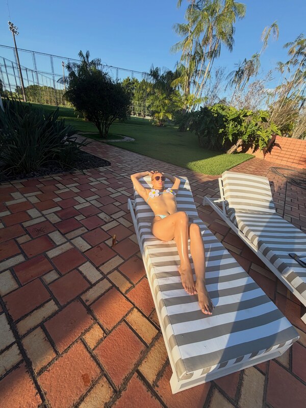 Beatriz Reis nude photo 4