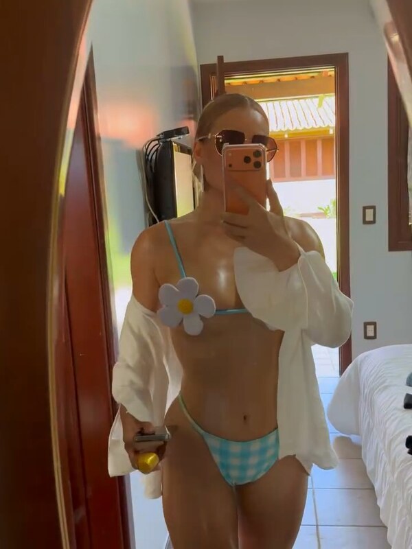 Beatriz Reis nude photo 15