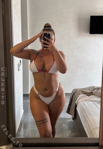 Beatriz Silva nude photo 18