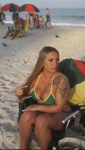 Beatriz Silva nude photo 6