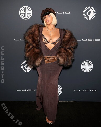 Bebe Rexha nude photo 25