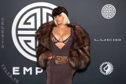 Bebe Rexha nude photo 19