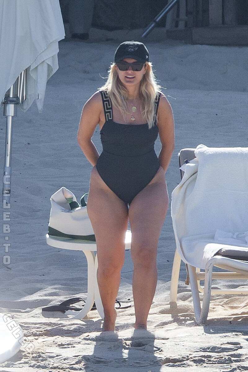 Bebe Rexha nude photo 4