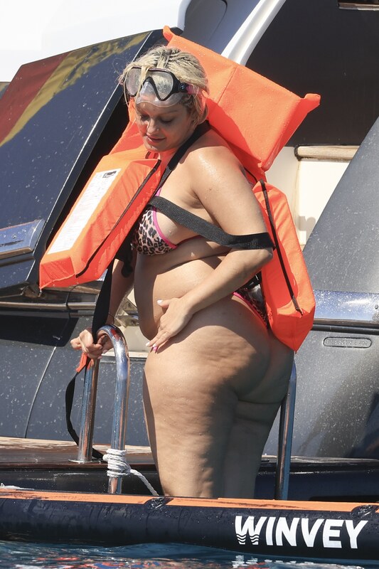 Bebe Rexha nude photo 2