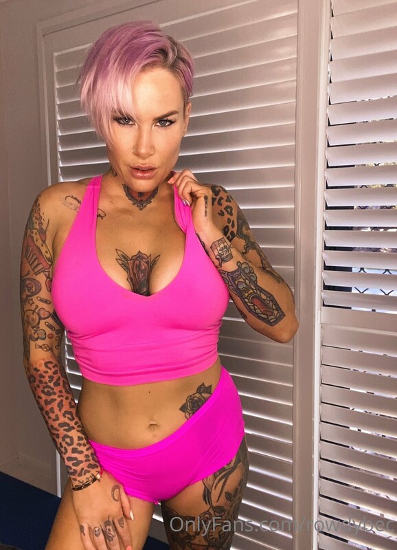 Bec Rawlings nude photo 3