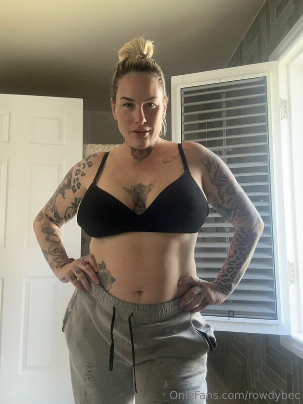 Bec Rawlings nude photo 3