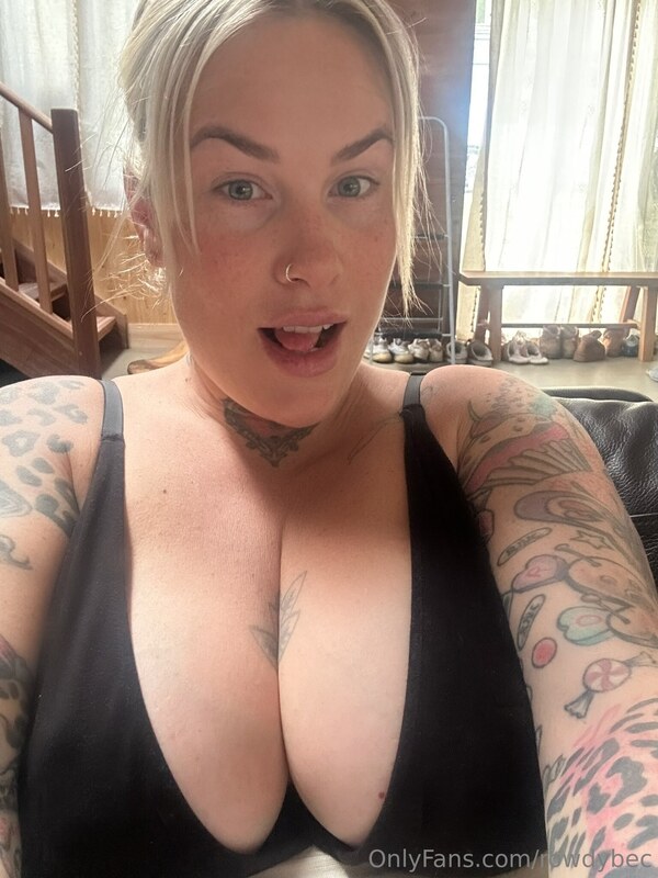 Bec Rawlings nude photo 3