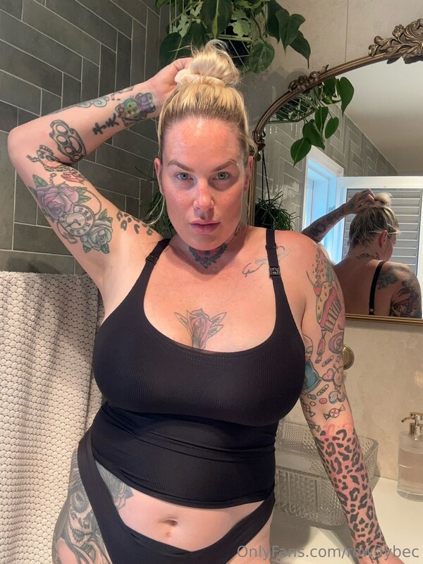 Bec Rawlings nude photo 7
