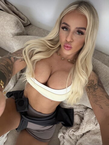 Becca cl nude photo 2