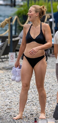 Becky Hill nude photo 7