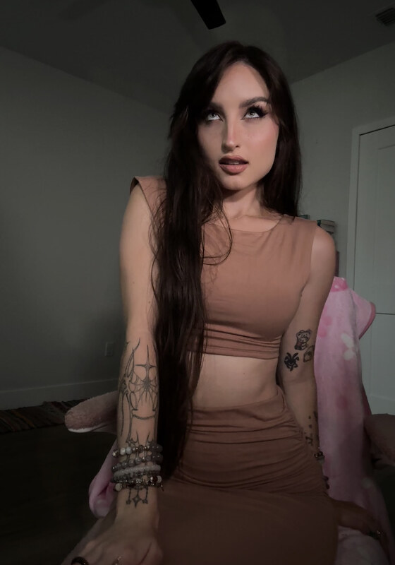 beebee ASMR nude photo 9