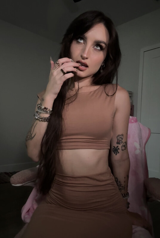 beebee ASMR nude photo 10