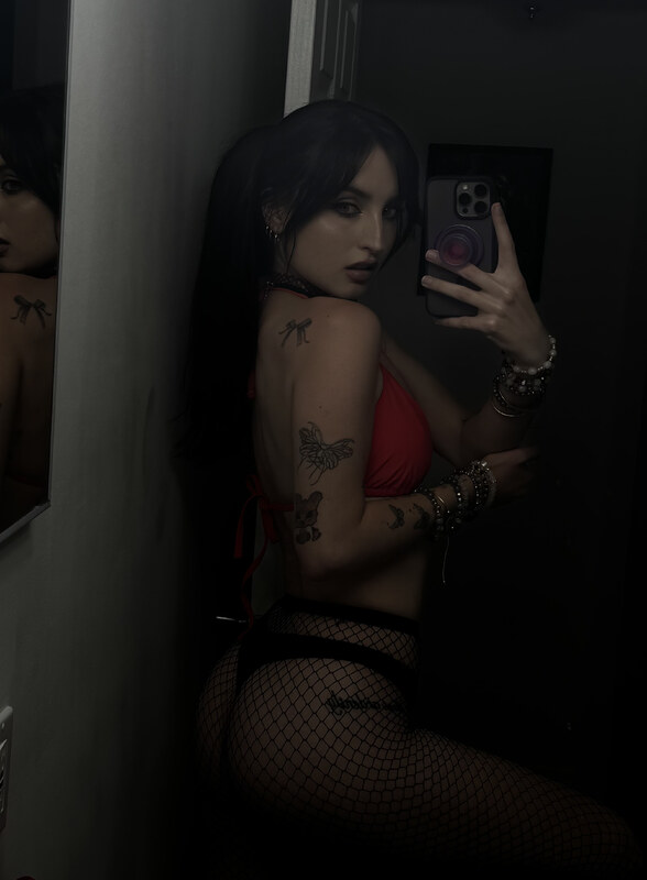 beebee ASMR nude photo 7