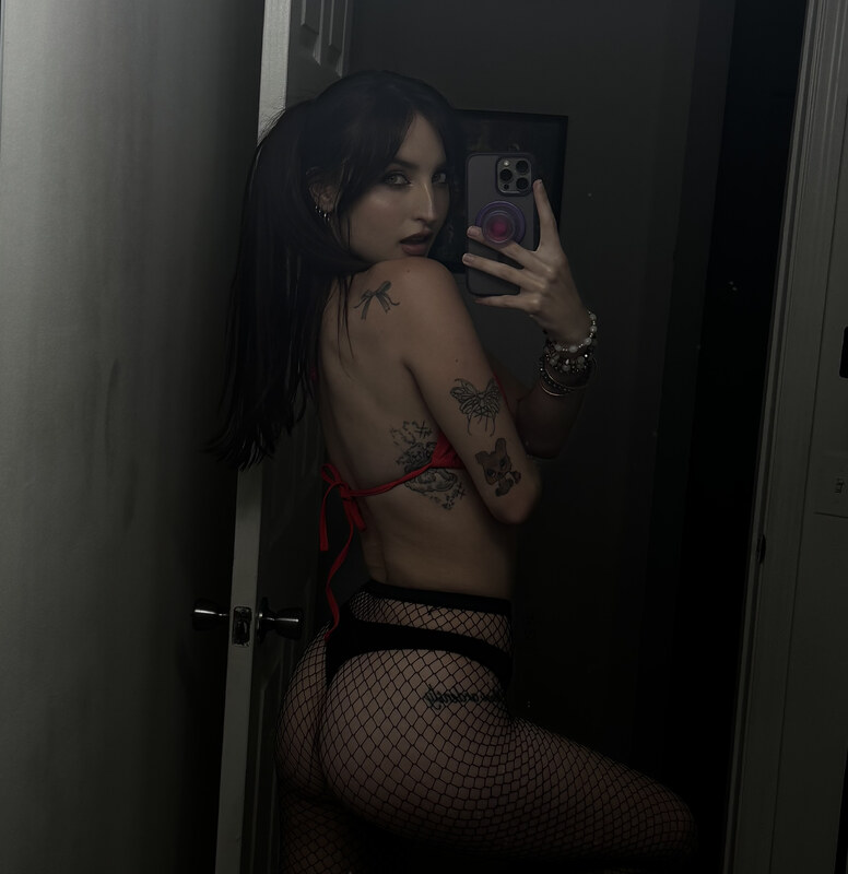 beebee ASMR nude photo 9