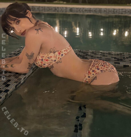 beebee nude photo 601