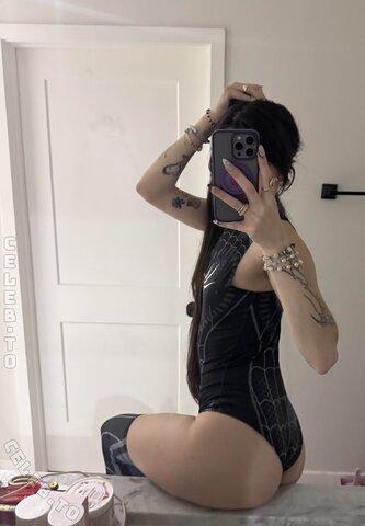 beebee nude photo 111
