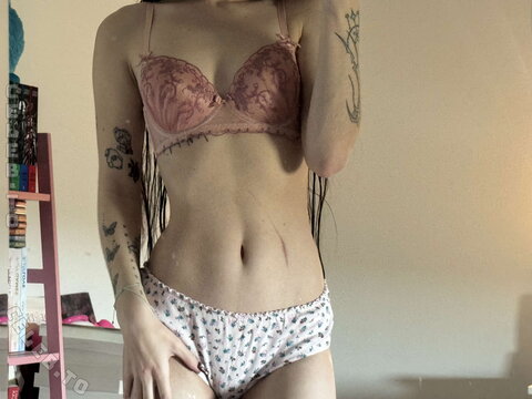 beebee nude photo 118