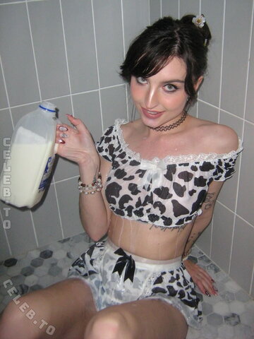 beebee nude photo 180