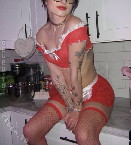 beebee nude photo 497