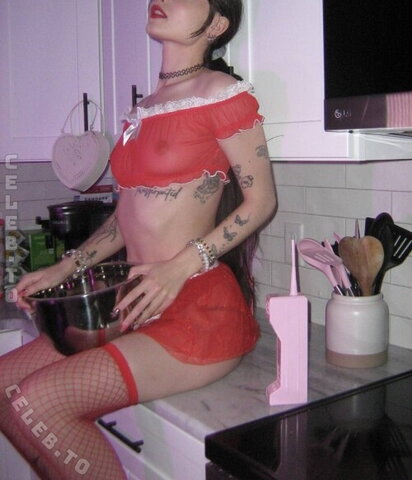 beebee nude photo 498