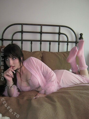 beebee nude photo 62