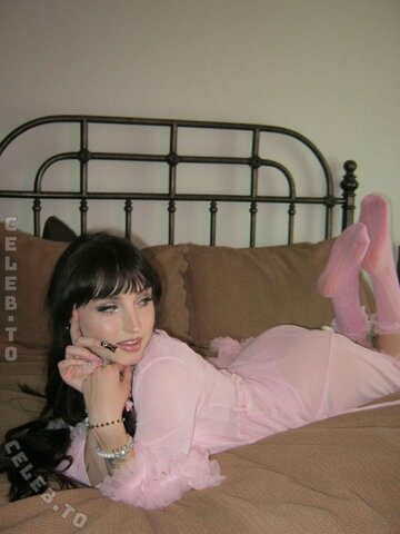 beebee nude photo 60