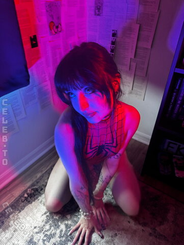 beebee nude photo 46