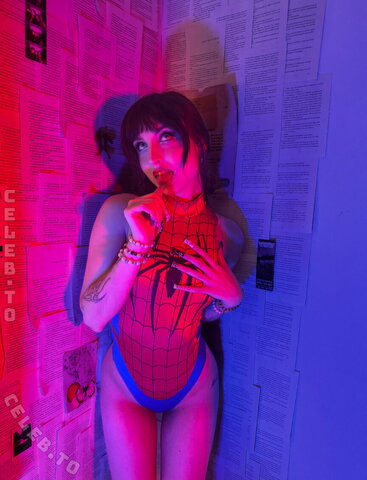 beebee nude photo 23