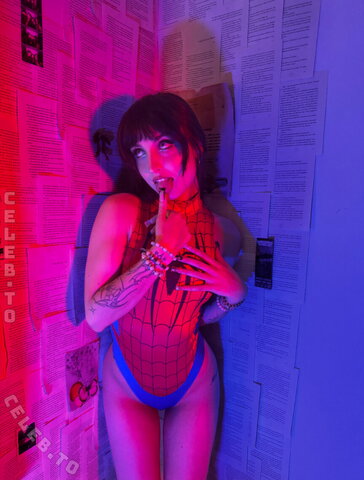 beebee nude photo 19