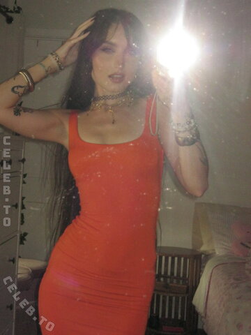 beebee nude photo 43