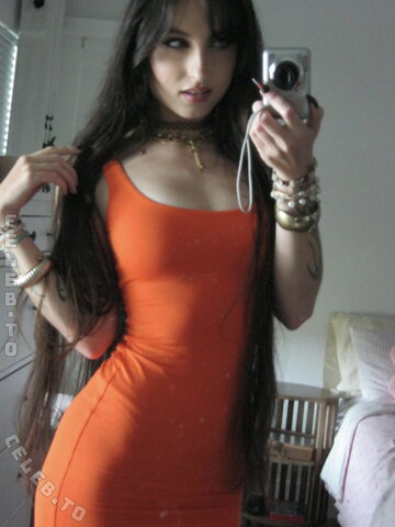 beebee nude photo 38
