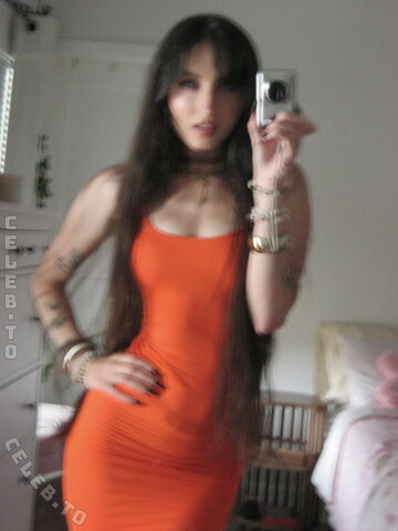 beebee nude photo 35