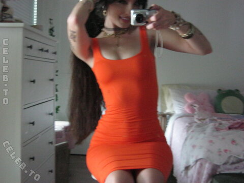beebee nude photo 25