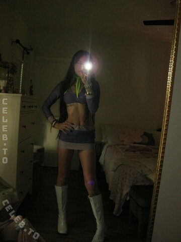 beebee nude photo 20