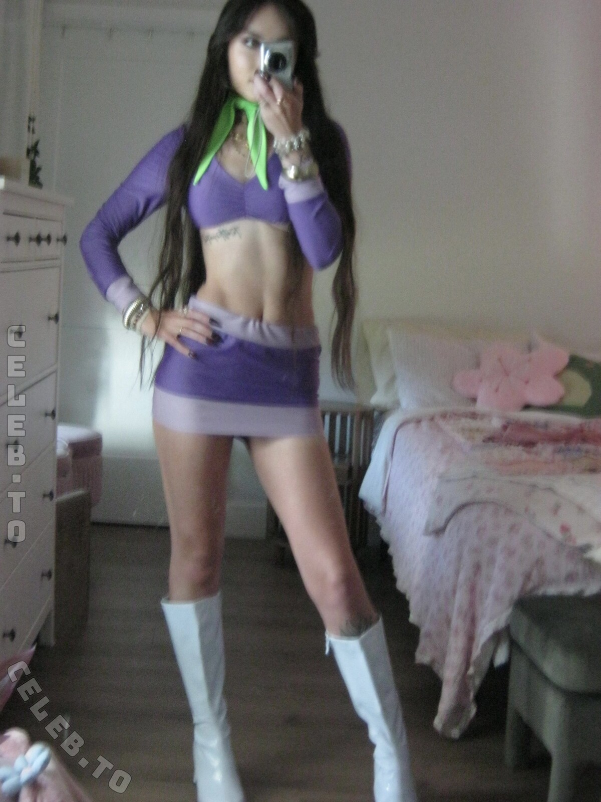 beebee nude photo 4