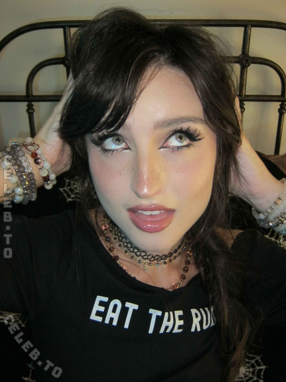 beebee nude photo 21