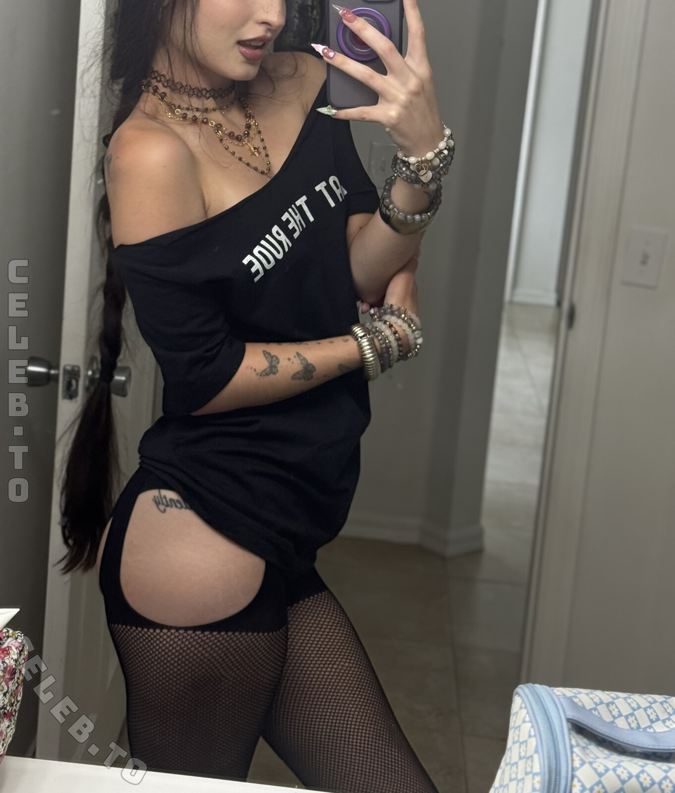 beebee nude photo 11