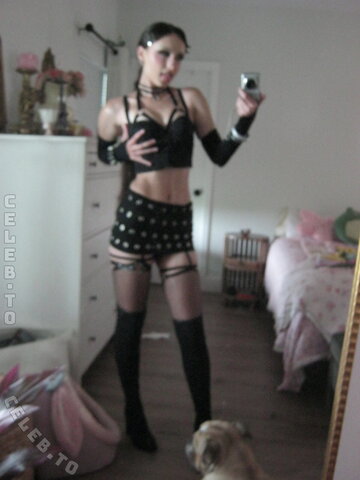 beebee nude photo 203